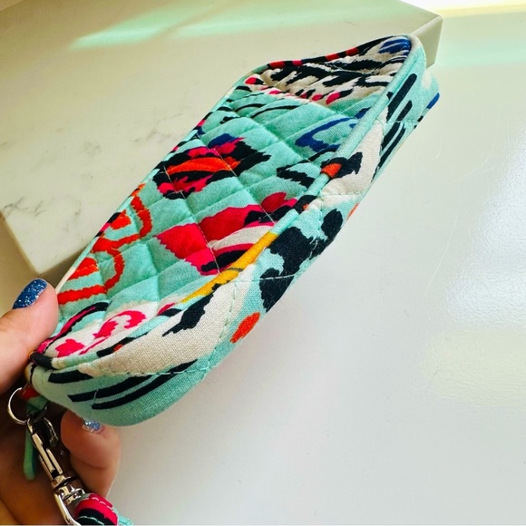 NWOT Vera Bradley Escapade Tech Case RFID Wristlet - Pueblo - Picture 5 of 5